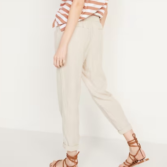 Old Navy High-Waisted Cropped Linen-Blend Pants - Picture 2 of 6